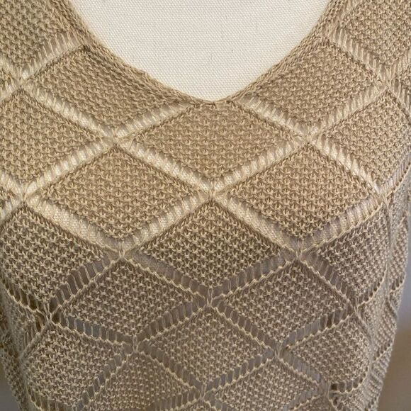 Beige Sleeveless Knit Top Size L - Picture 2 of 3